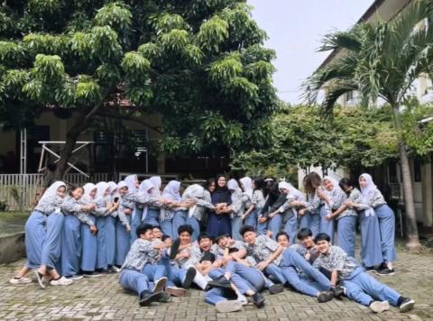 Class XI-F8